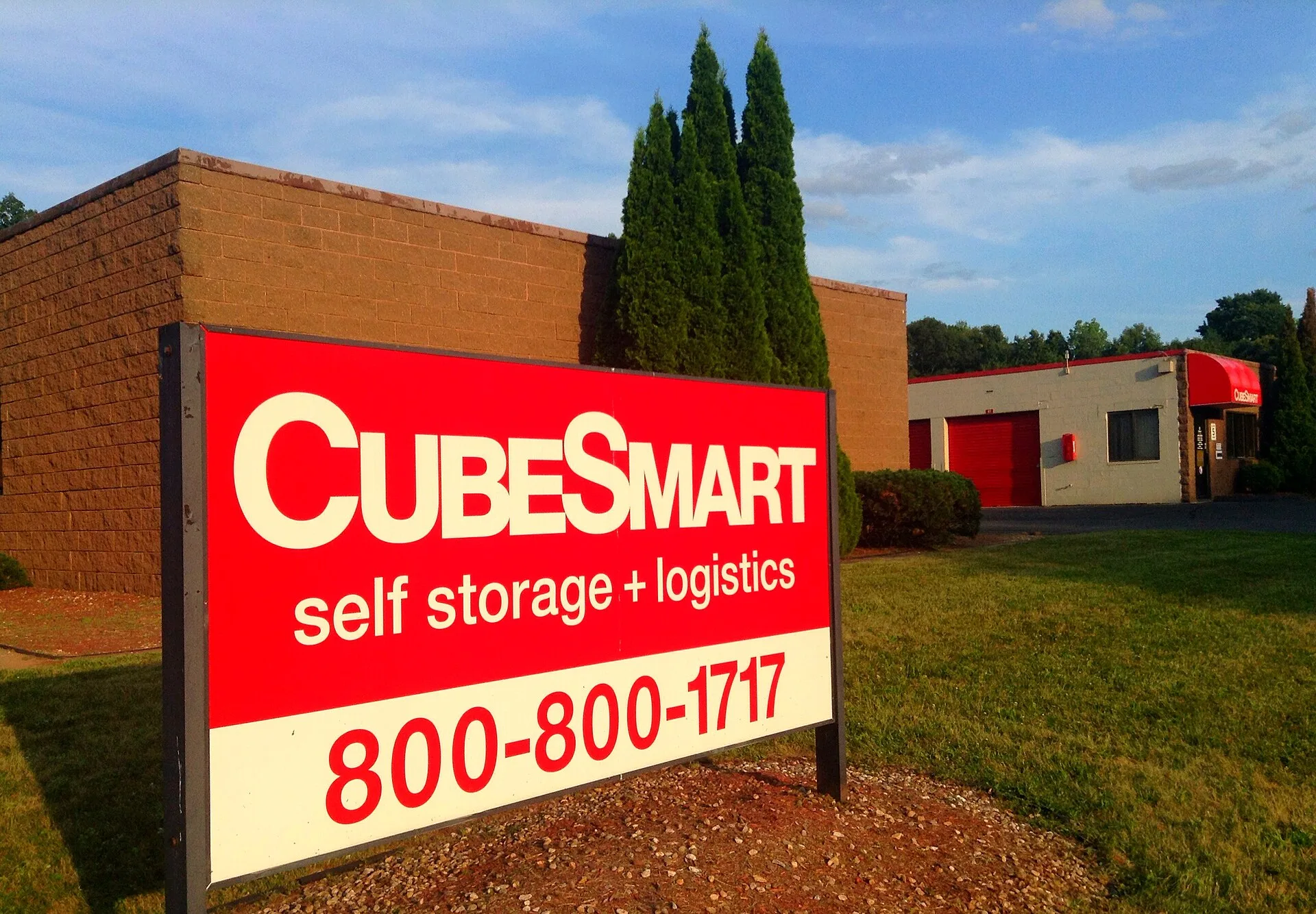 CubeSmart Self Storage Units 7/2014 pics by Mike Mozart of TheToyChannel and JeepersMedia on YouTube. How much to charge for self-storage work for first-year owners